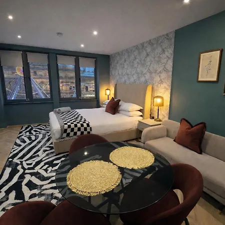 Stylish 1bd On The Headrow Ls1