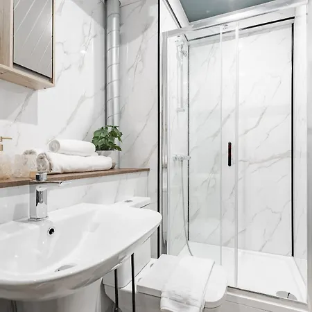 Stylish 1bd On The Headrow Ls1 Leeds (West Yorkshire)