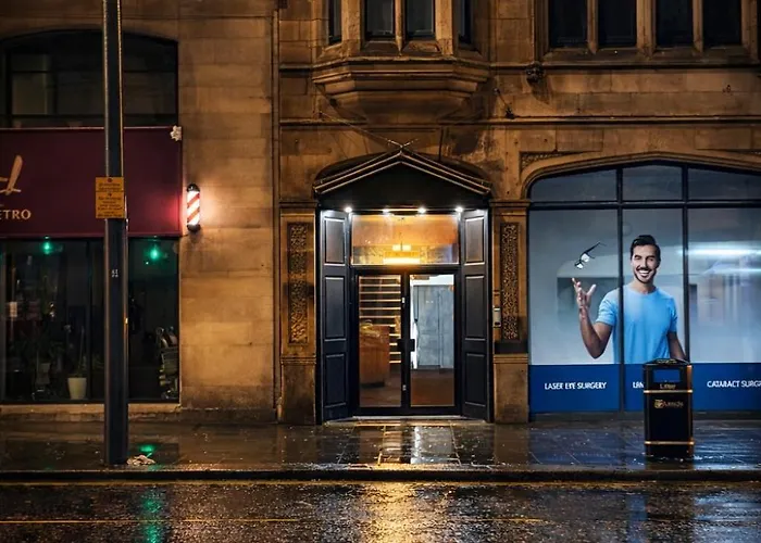 Stylish 1bd On The Headrow Ls1 *